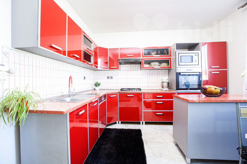 Prostorný rodinný dům 6+1, 230m2, s pozemkem 663m2, Stíčany- Hrochů Týnec