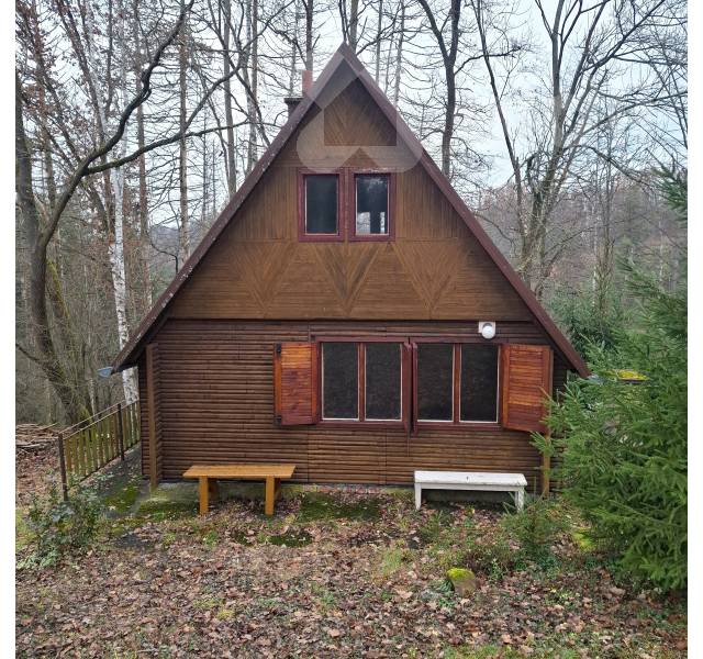 Nabízíme vám srubovou chatu v obci Libošovice - Malechovice, okres Jičín.
