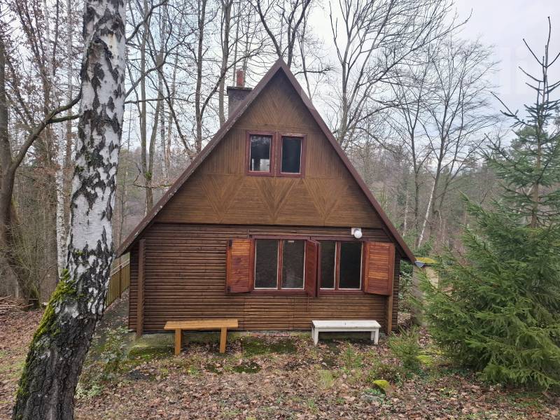 Nabízíme vám srubovou chatu v obci Libošovice - Malechovice, okres Jičín.