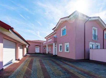 Prodej domu/vily, 742 m²