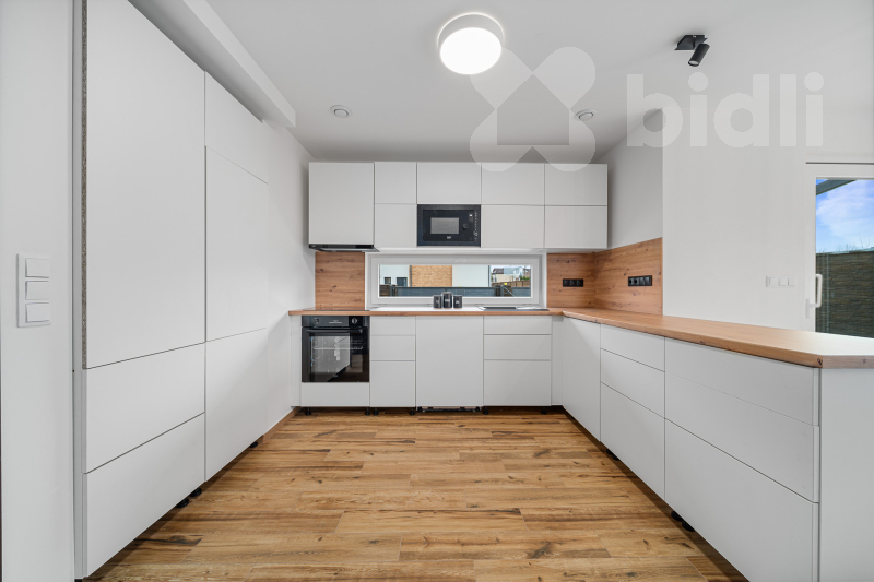 Prodej novostavby 5+kk se zahradou, Hradec Králové