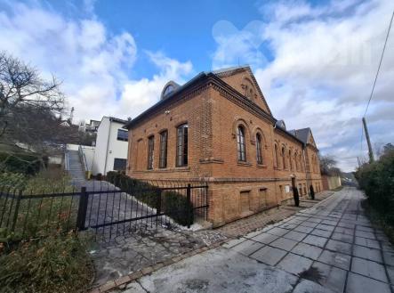 Pronájem kanceláře, 876 m²