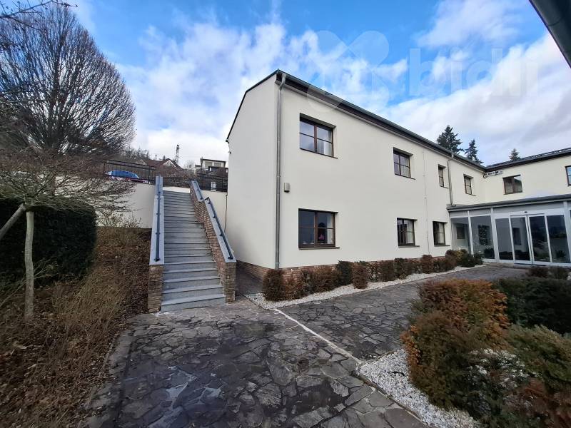 Pronájem kancelářské budovy 876 m2 v Berouně