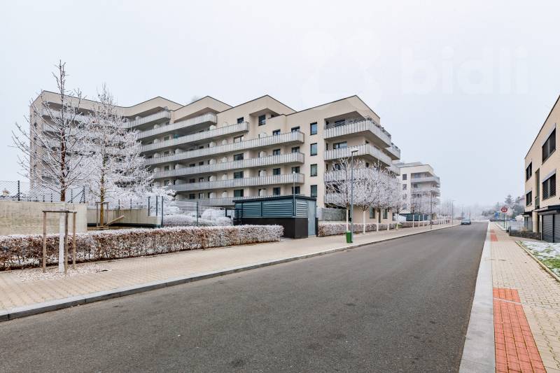 Pronájem luxusního bytů 2+kk, 73m2 s terasou