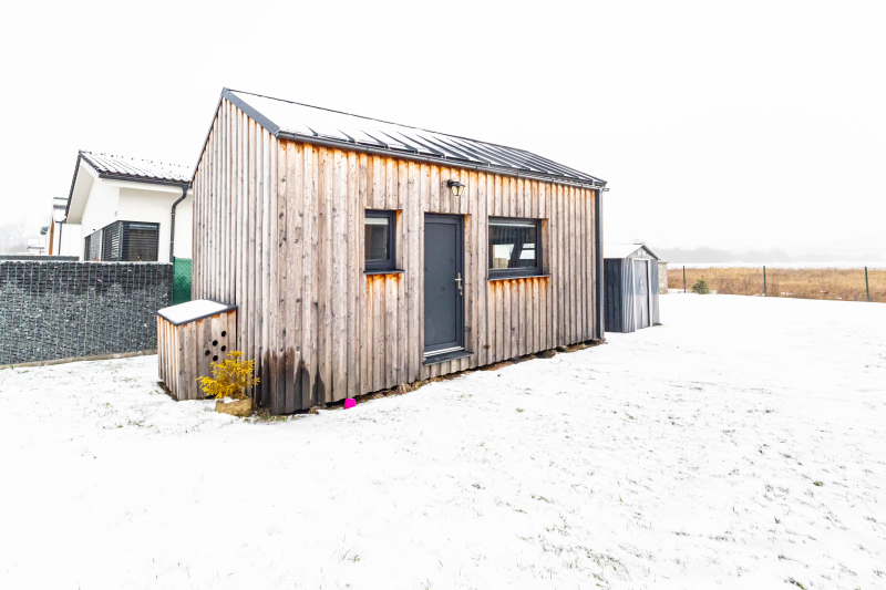 Prodej tiny house 20 m² - plně vybavený, 2× loft na spaní, koupelna se sprchou
