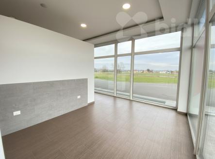 Pronájem obchodní prostor, 490 m²