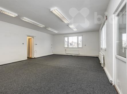 Pronájem kanceláře, 250 m²