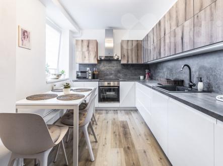 Pronájem bytu, 3+kk, 76 m²