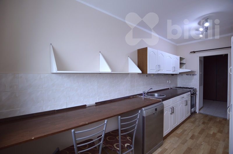 Pronájem 4+1, 80 m2, lodžie, Lešenská, Praha 8