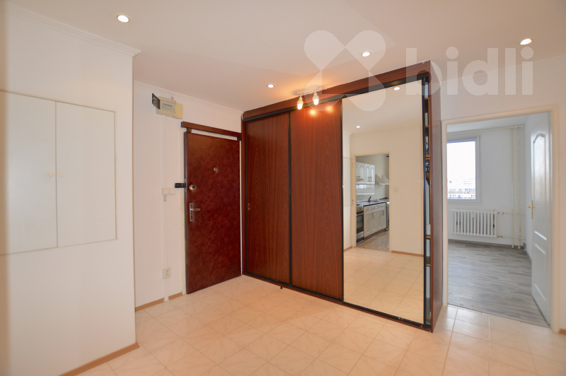 Pronájem 4+1, 80 m2, lodžie, Lešenská, Praha 8