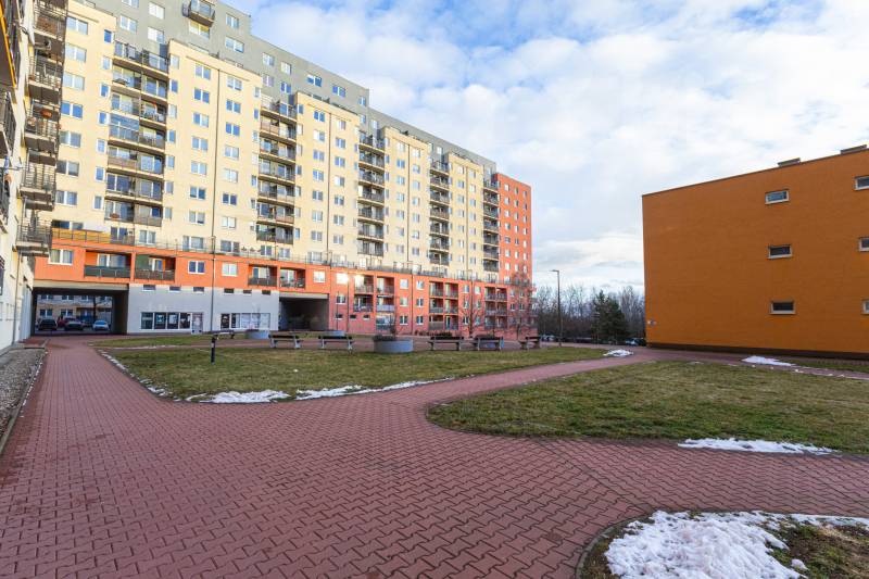 Byt 1+kk 39 m2 + balkon 3 m2 Praha 8 - Troja, blízko Botanické zahrady a Zoo