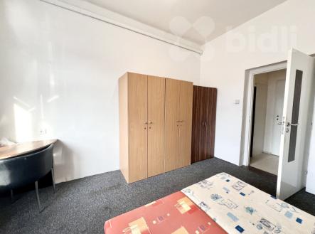 Pronájem kanceláře, 61 m²