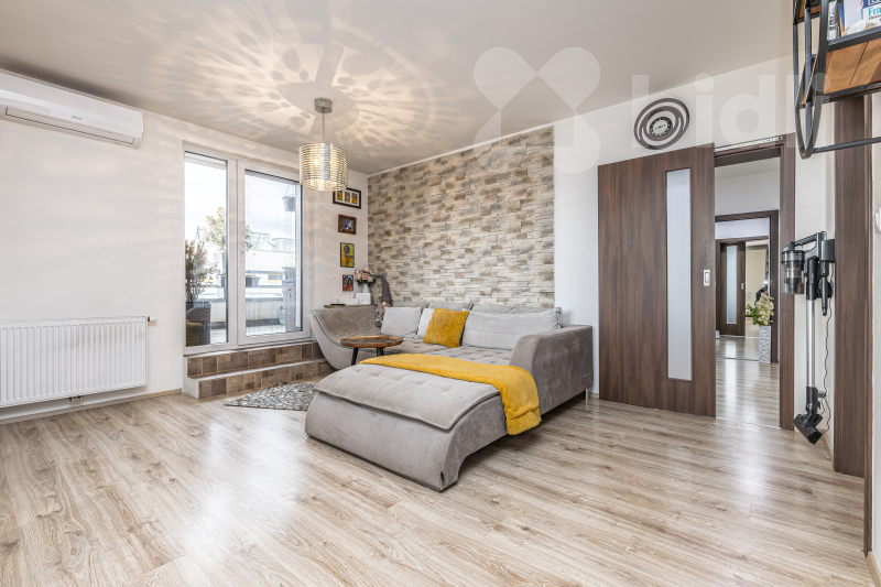 Prodej bytu 4+kk 91,05 m2, terasou 22,92 m2, sklepem 2,51 m2 a garážovým stáním