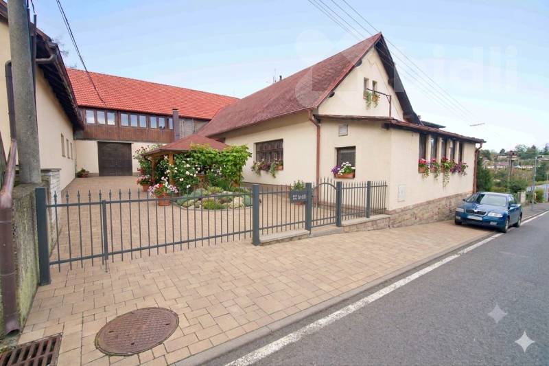 Prodej komerčního objektu 194 m2, pozemek 384 m2 Vidovice - Kunice