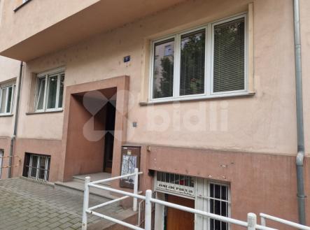 Pronájem obchodní prostor, 42 m²