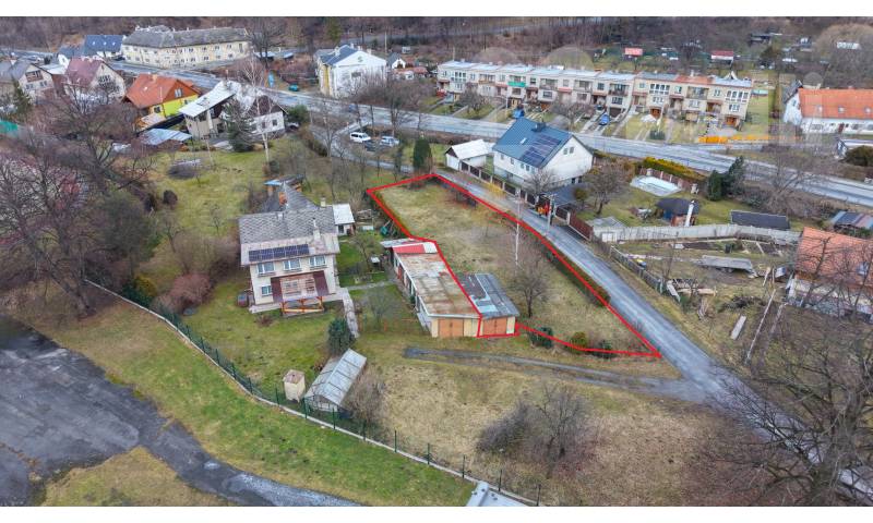 Prodej stavebního pozemku 640 m2 s garáží 41m2 Zlaté Hory