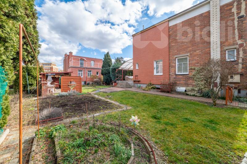 Prodej baťovského půldomku ve Zlíně Podvesné