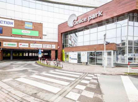 Pronájem skladovací prostor, 131 m²