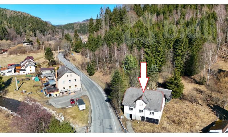 Prodej domu 2+1 a 4+1 se samostatnými vchody. 3942m2 zahrada. Nové Losiny, Hanušovice