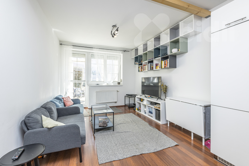 Prodej bytu 3+kk, 68,7 m2, předzahrádkou 156,2 m2, garáží a sklepem