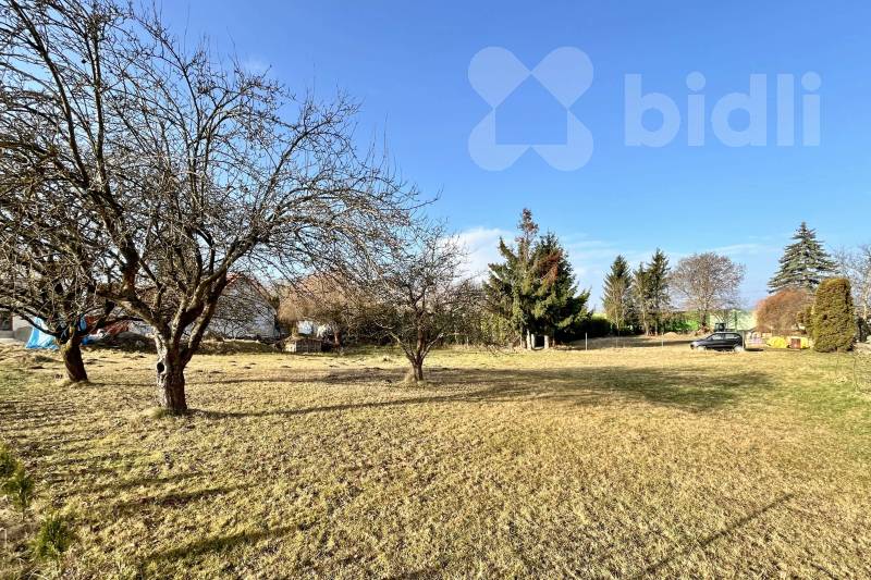 Prodej stavebního pozemku v Holkově