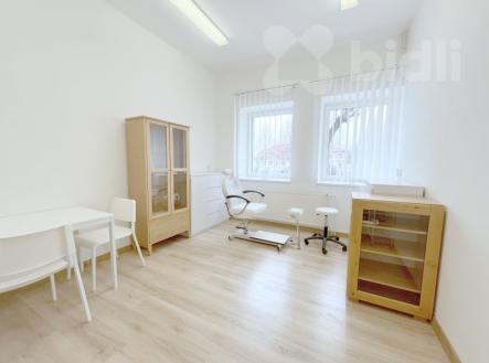 Pronájem obchodní prostor, 16 m²