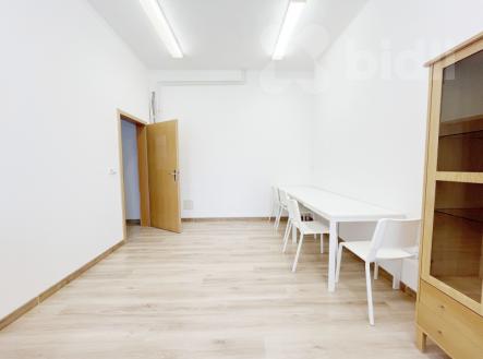 Pronájem obchodní prostor, 16 m²