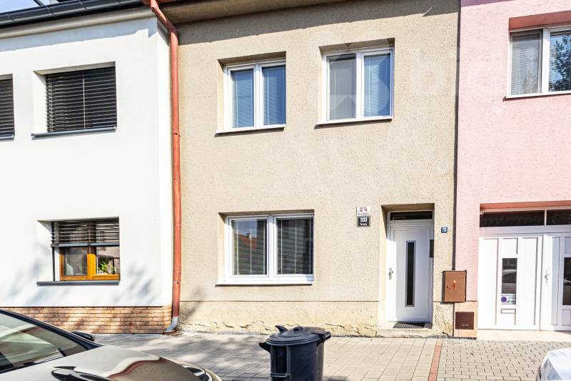 Prodej městského RD se zahradou a potenciálem 150m2 Tuřany