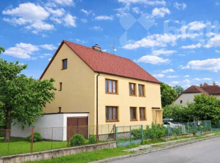 Prodej nájemního domu, 220 m²