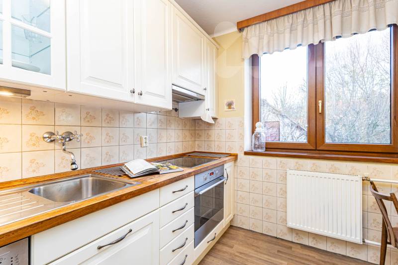 Prodej nájemního domu se dvěma byty 220 m2 - Studená