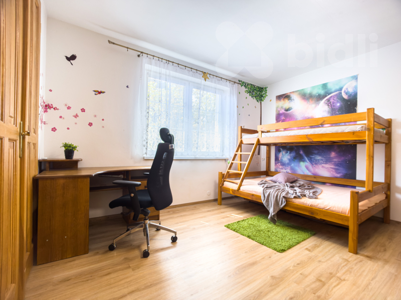 Prodej domu 353 m2, pozemek 1746 m2, K. Hynka Máchy Pečky