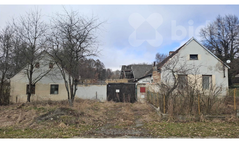 Prodej rodinného domu 160m2 s velkým dvorem  - Peč-Lidéřovice