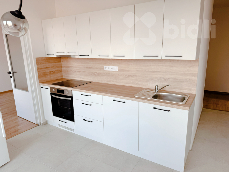 Pronájem nově zrekonstruovaného bytu 3+1 s lodžií, 72 m2, Pardubice