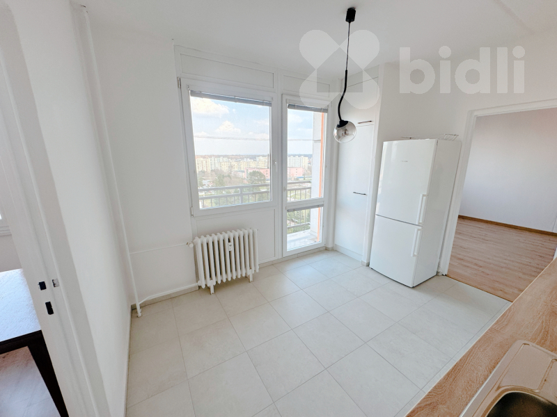 Pronájem nově zrekonstruovaného bytu 3+1 s lodžií, 72 m2, Pardubice