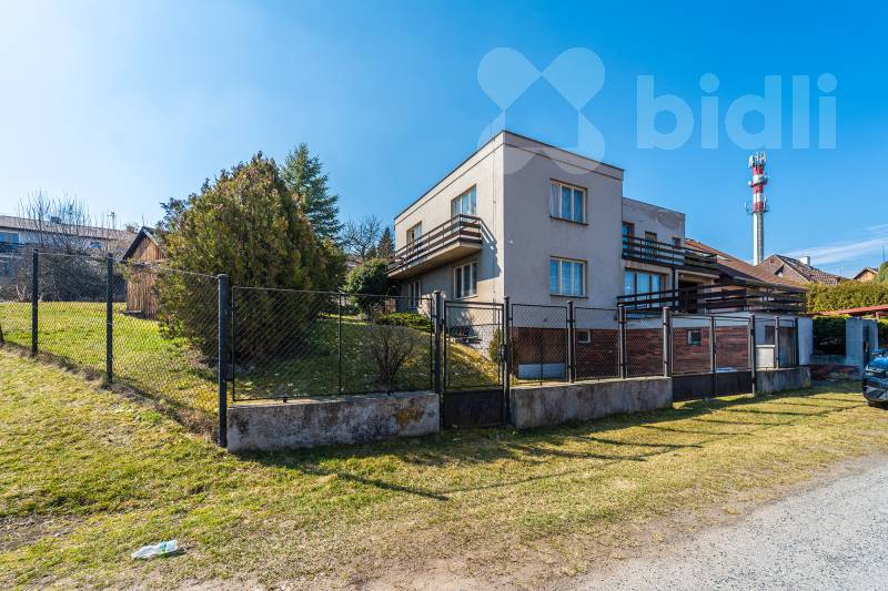 Rodinný dům se zahradou v obci Březnice