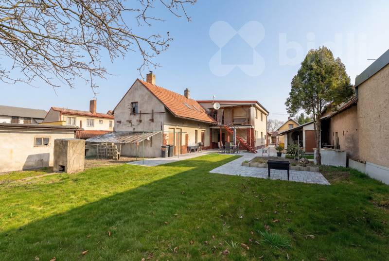 Prodej dvougeneračního rodinného domu, Činěves, okres Nymburk