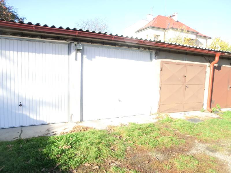 Pronájem garáže, Hradec Králové