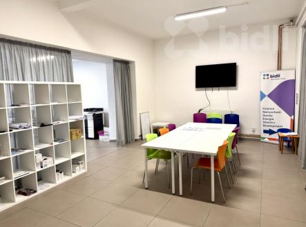 Pronájem obchodní prostor, 212 m²