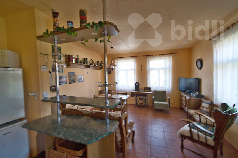 Dům s příběhem v Dymokurech: 3+1, stodola, půda a zahrada 691 m² - prostor pro váš nový začátek