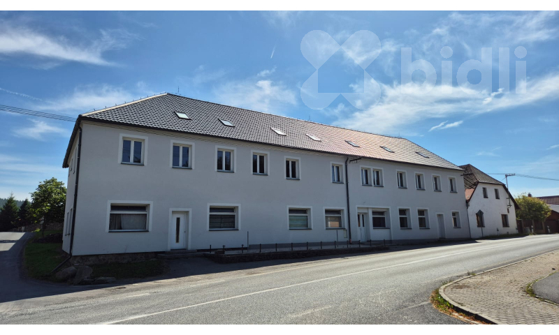 Komerční objekt vhodný pro vybudování apartmánů, užitná plocha 2846 m2, pozemek 2054 m2