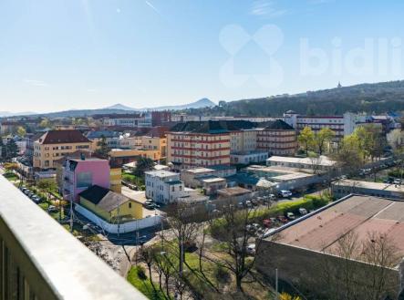 Prostorný byt 3+1 s lodžií a výhledem v Teplicích