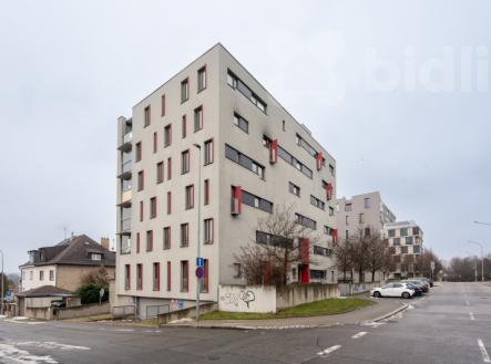 Pronájem bytu, 1+kk, 38 m²