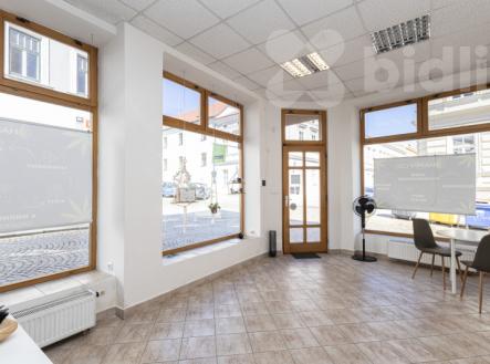 Pronájem komerčního objektu, obchodní centrum, 31 m²