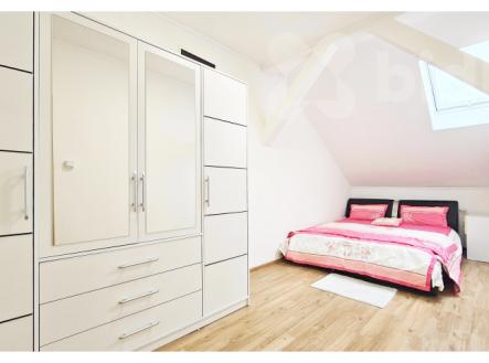 Pronájem bytu, 4+kk, 105 m²