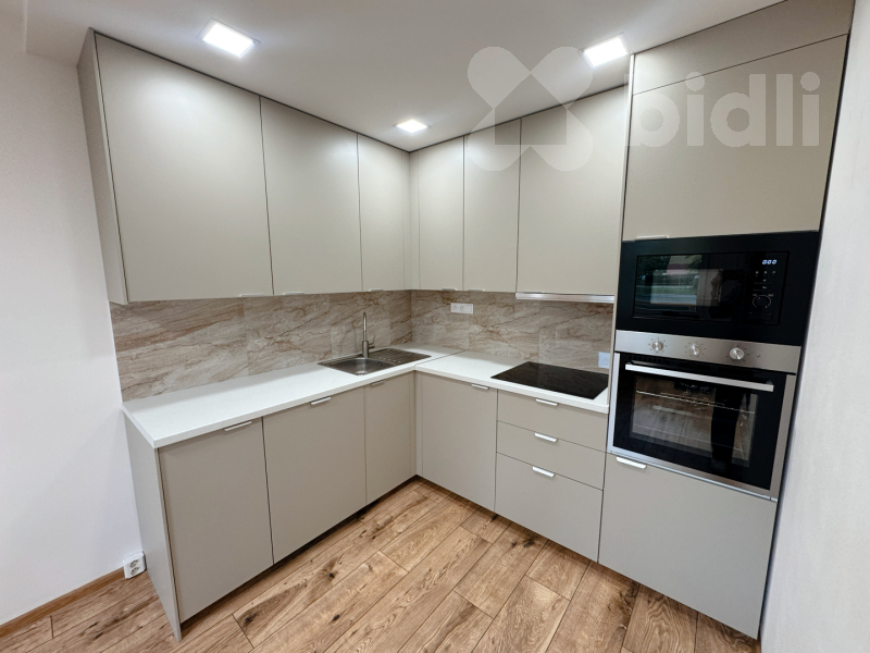 Moderní byt 3+1 po kompletní rekonstrukci o velikost 70 m2, Neratovice