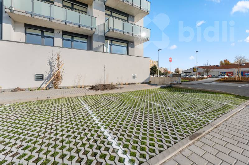 Pronájem venkovního parkovacího stání - Americká Kladno