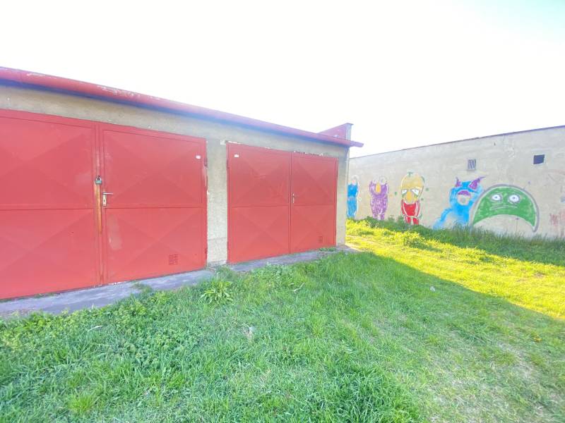 Prodej garáže 19m2, Hradec Králové