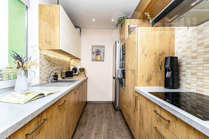 Byt 3+kk/2xL, 78 m2, panel, OV, Praha Háje