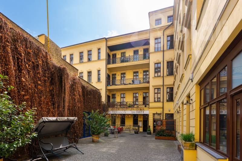 4kk v srdci Prahy, v krásném vnitrobloku