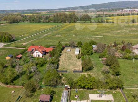 Prodej pozemku pro bydlení, 1 690 m²